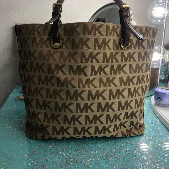 Michael Kors Tote - Picture 1 of 4